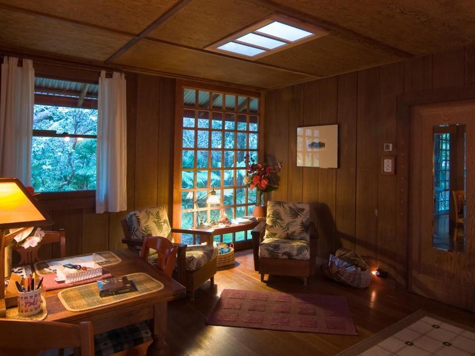 Crater Rim Cabin Volcano Bilik gambar